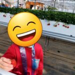 イチゴ狩りにてイチゴを自慢するお子様